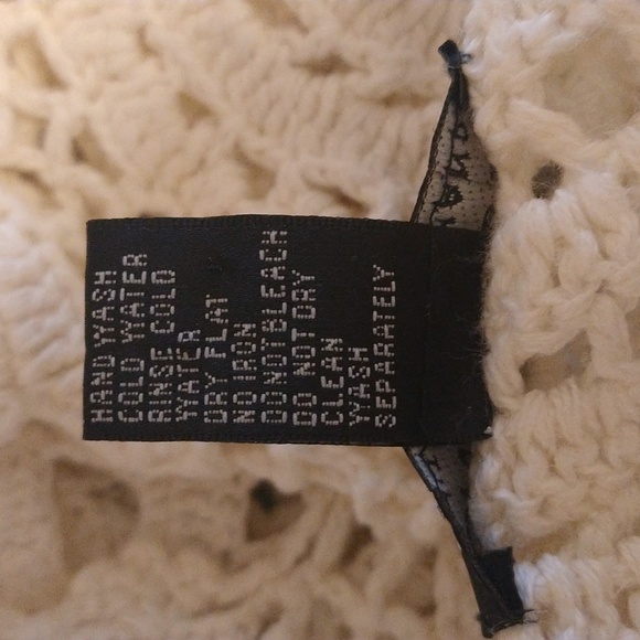 One Step Up loosely crocheted white sweater Sz OS - Picture 9 of 10